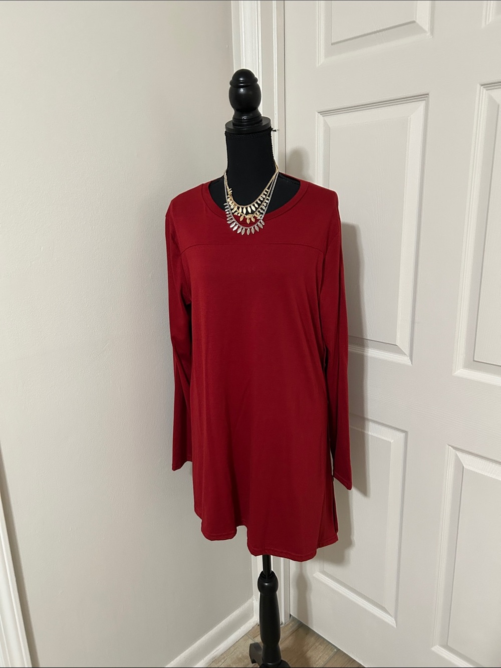 Women's Long-Sleeve Tunic Top in Burgundy